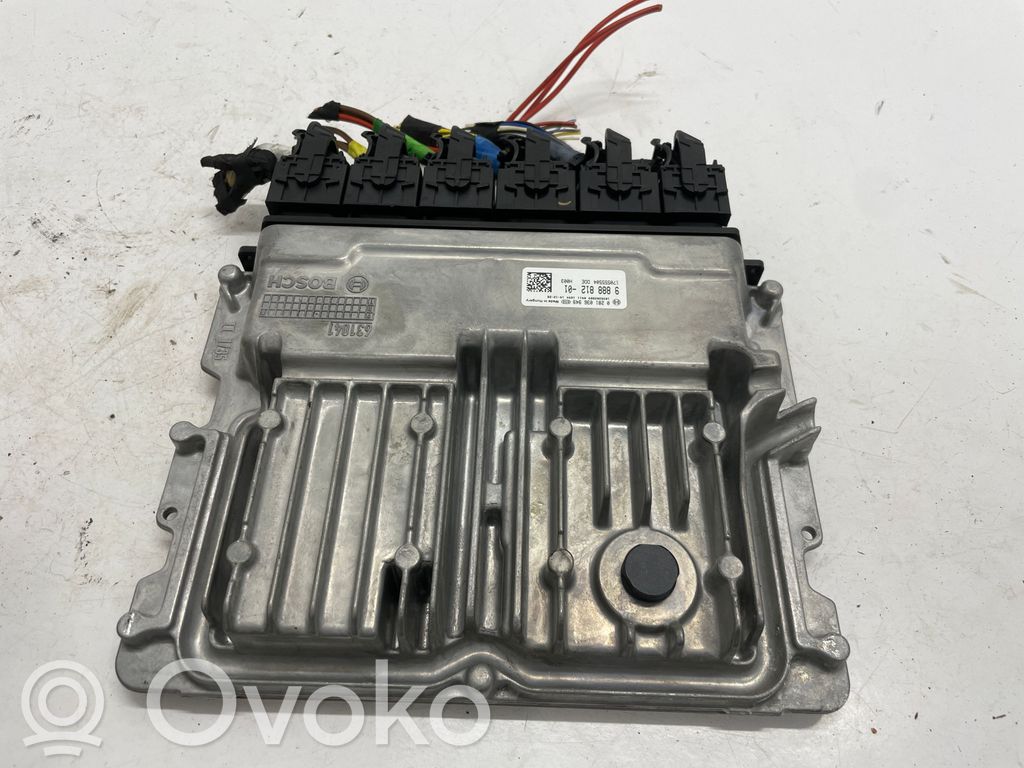 BMW 1 F40 Engine control unit/module 