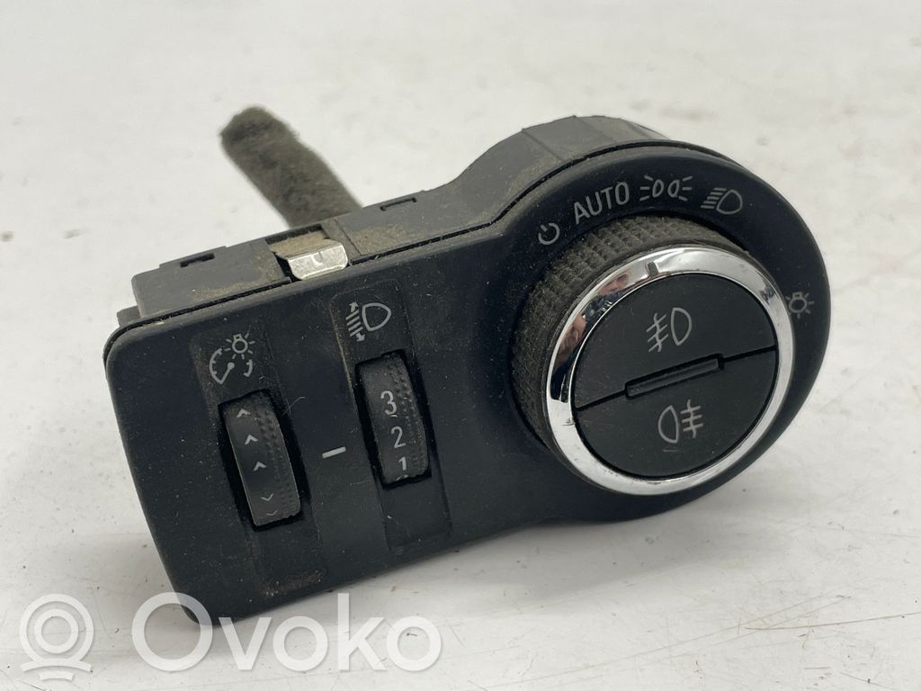 Opel Insignia A Light switch 