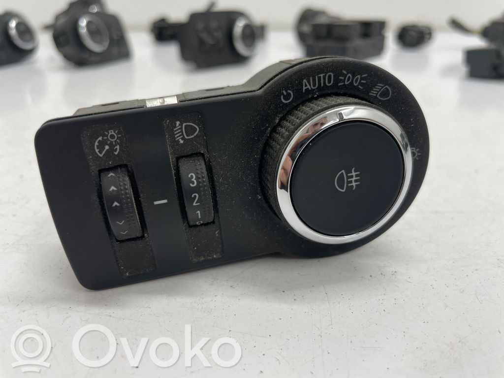 Opel Astra J Light switch 