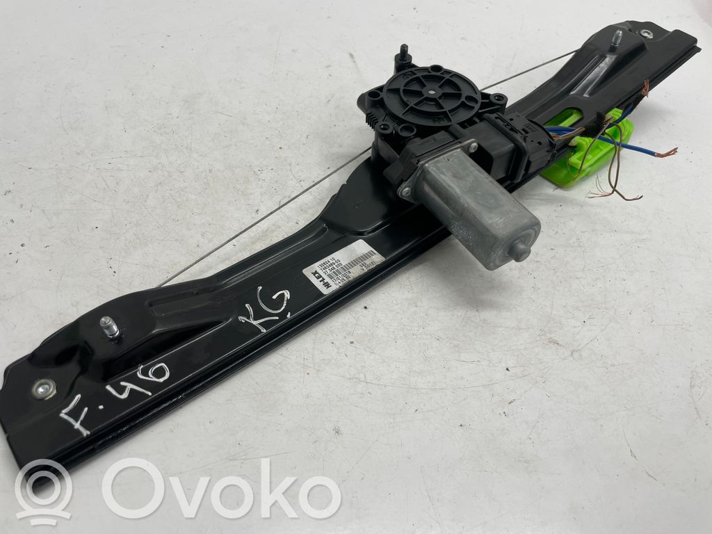 BMW 2 F46 Elektryczny podnośnik szyby drzwi tylnych 