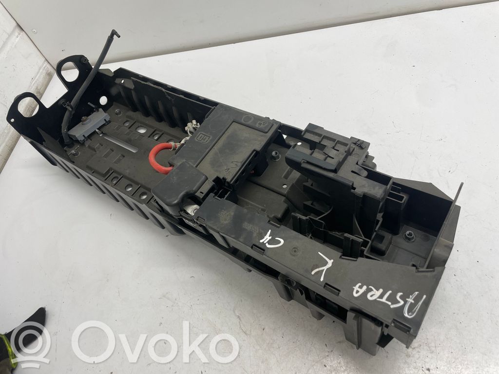 Opel Astra K Akun alusta 