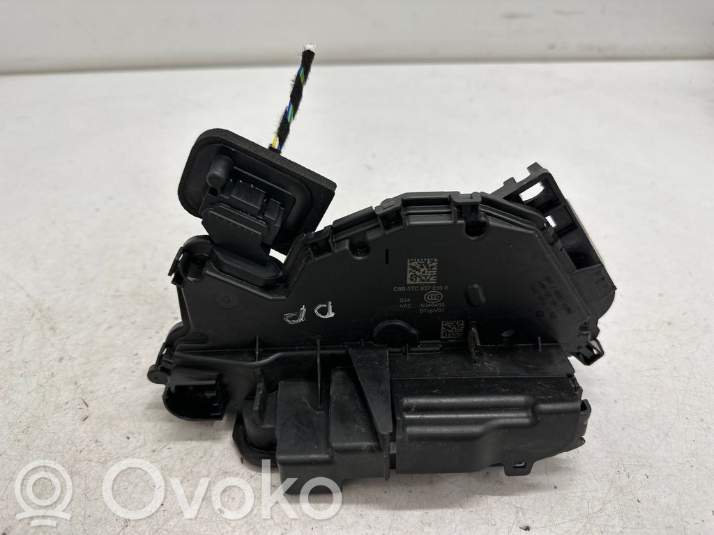 Volkswagen Golf VIII Priekinė durų spyna 