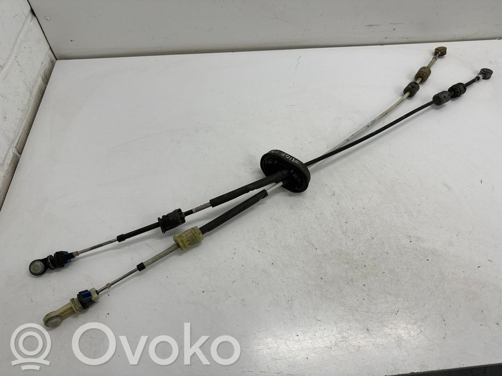 Opel Insignia A Gear shift cable linkage 