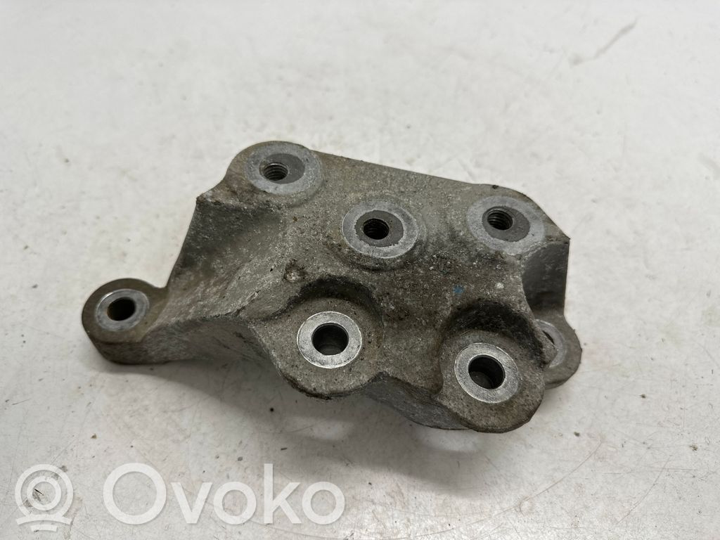 Opel Astra K Łapa / Mocowanie silnika 