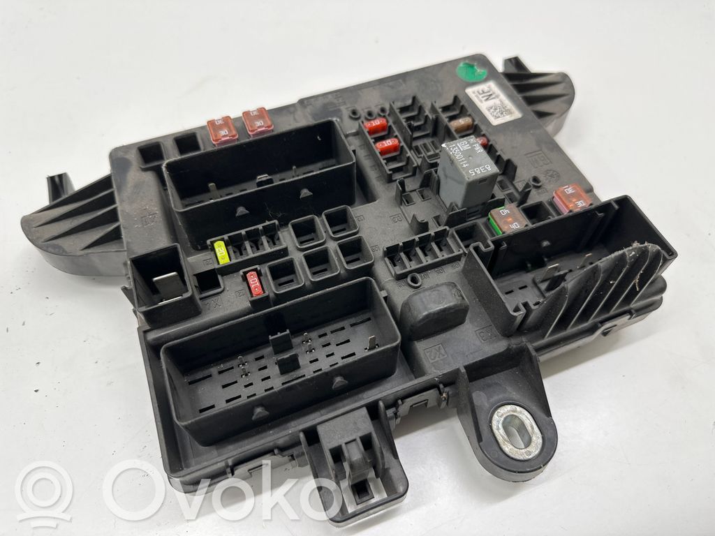 Opel Insignia A Saugiklių blokas 