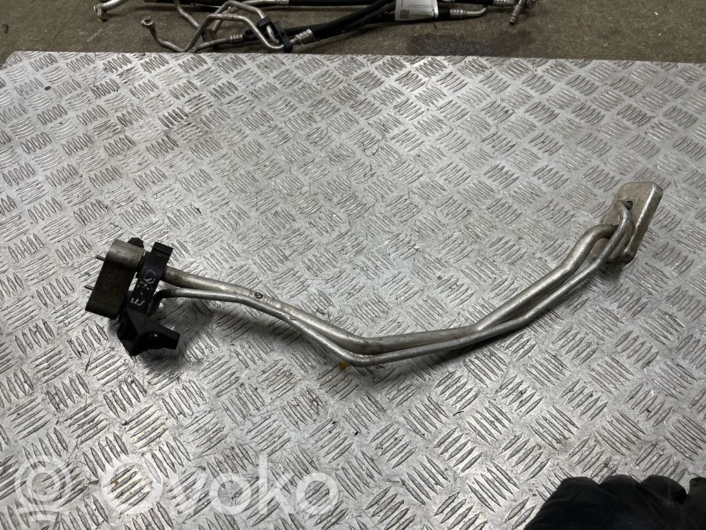 BMW X5 E70 Ilmastointilaitteen putki (A/C) 