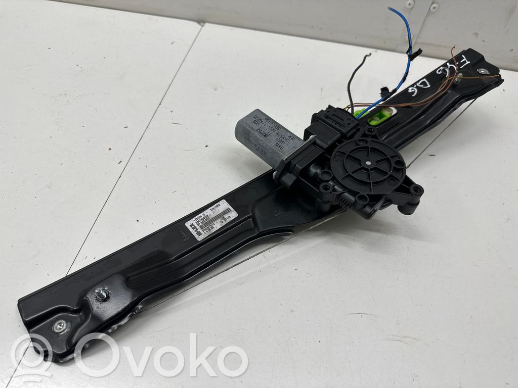BMW 2 F46 Elektryczny podnośnik szyby drzwi tylnych 