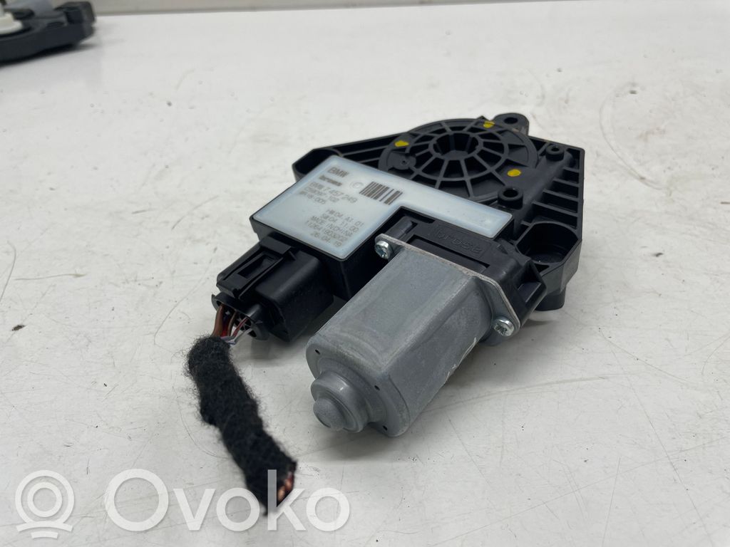 Silnik regulatora szyby drzwi przednich   7457249