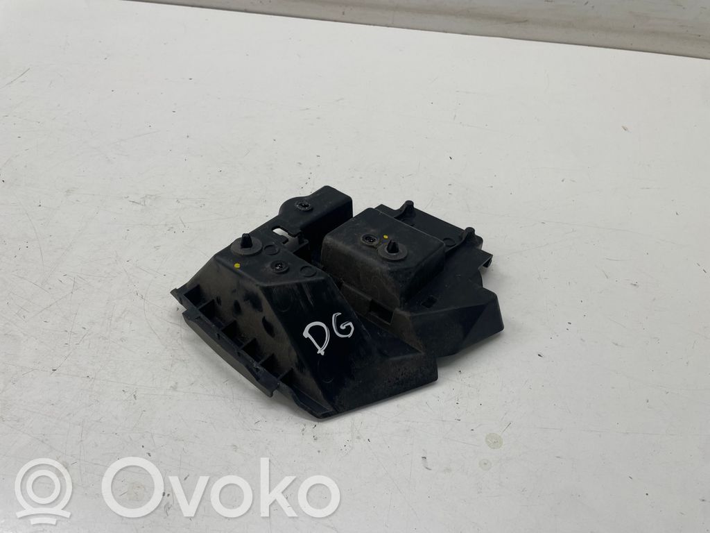 Rear bumper mounting bracket   JX7B17D980C