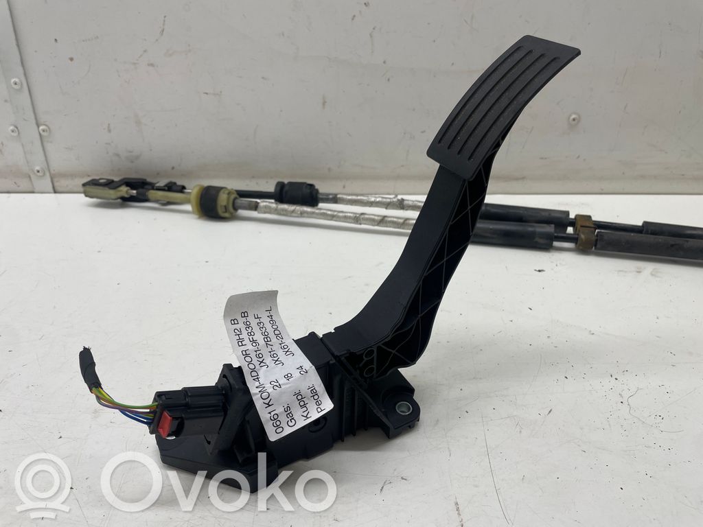 Akceleratoriaus pedalas   JX619F836