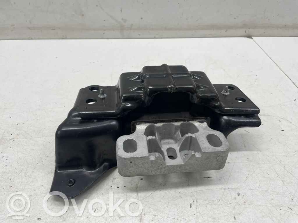 Skoda Kamiq Engine mount bracket 