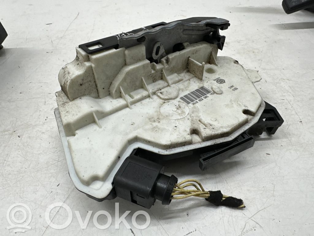 Volkswagen PASSAT CC Zamek drzwi tylnych 