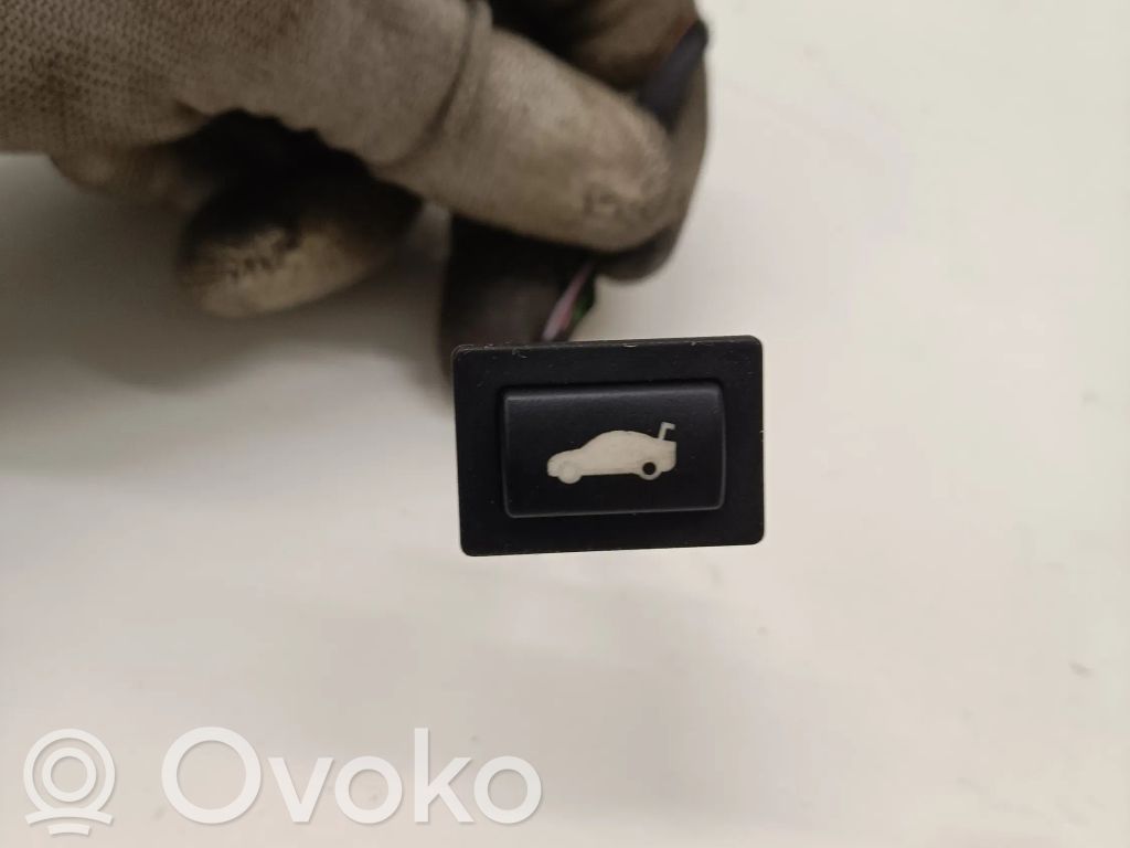 BMW 5 F10 F11 Tailgate/boot open switch button 