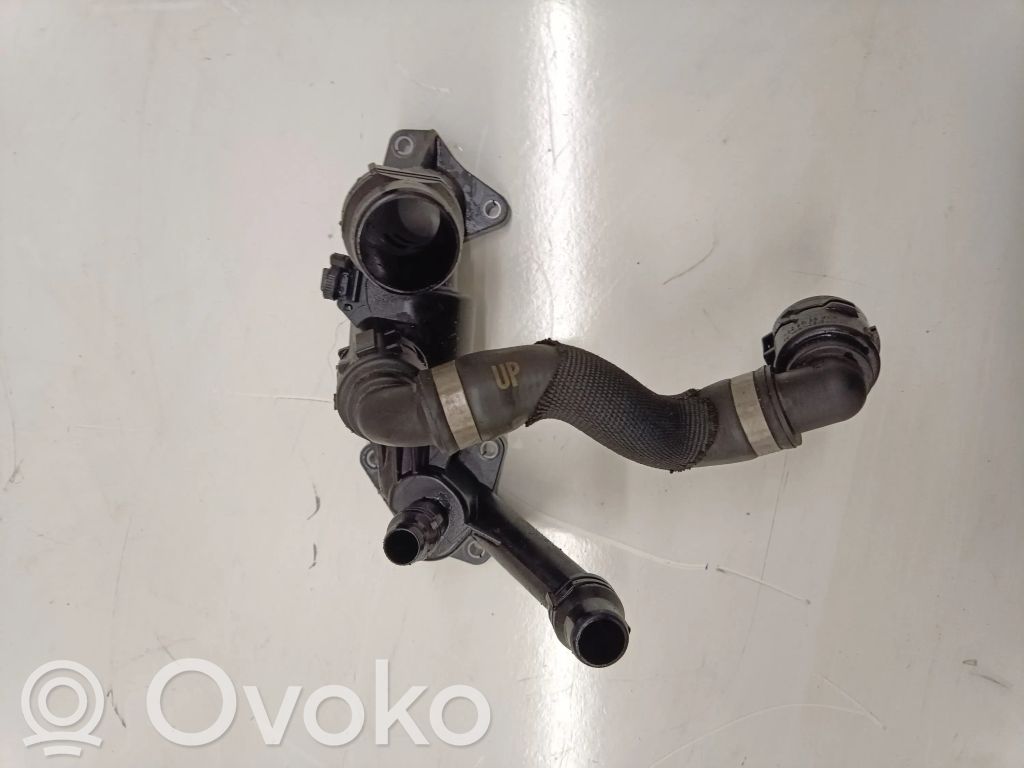 BMW 7 G11 G12 Termostaatin kotelo 