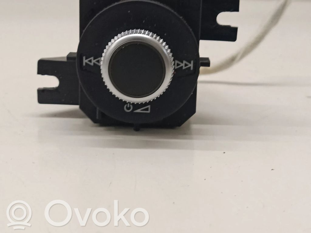Audi Q2 - Sound control switch 