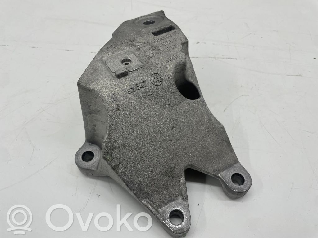 BMW 5 G30 G31 G38 Engine mounting bracket 