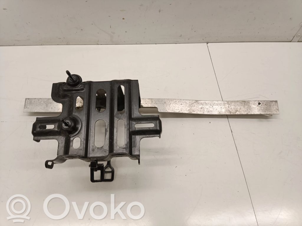 Tesla Model 3 Akun kiinnike 