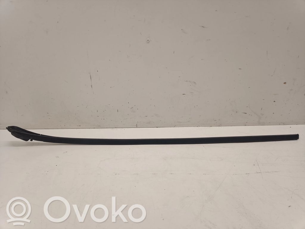 Opel Astra K Windshield trim 