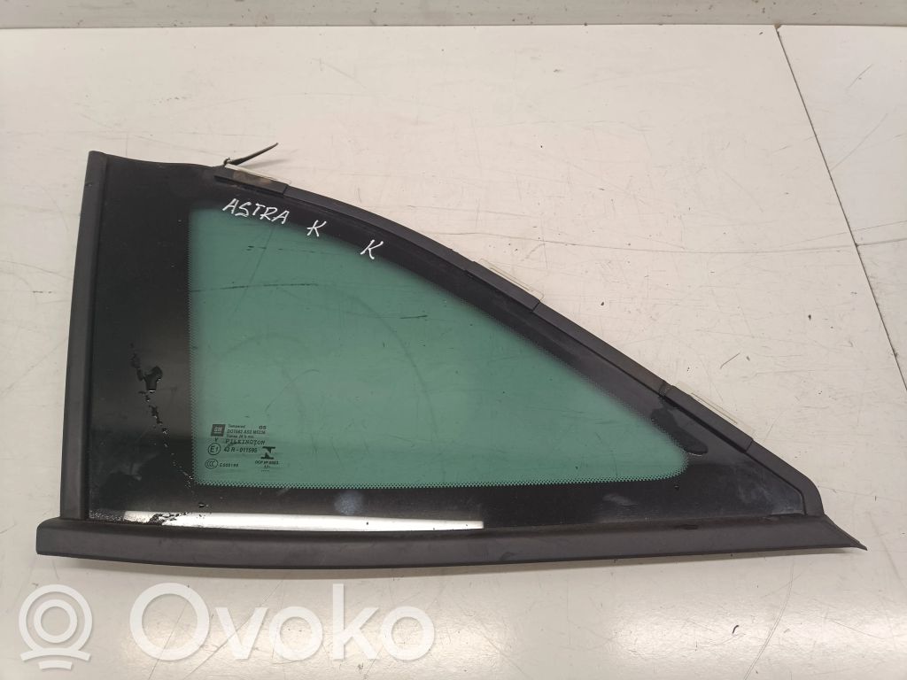 Opel Astra K Vidrio lateral trasero 
