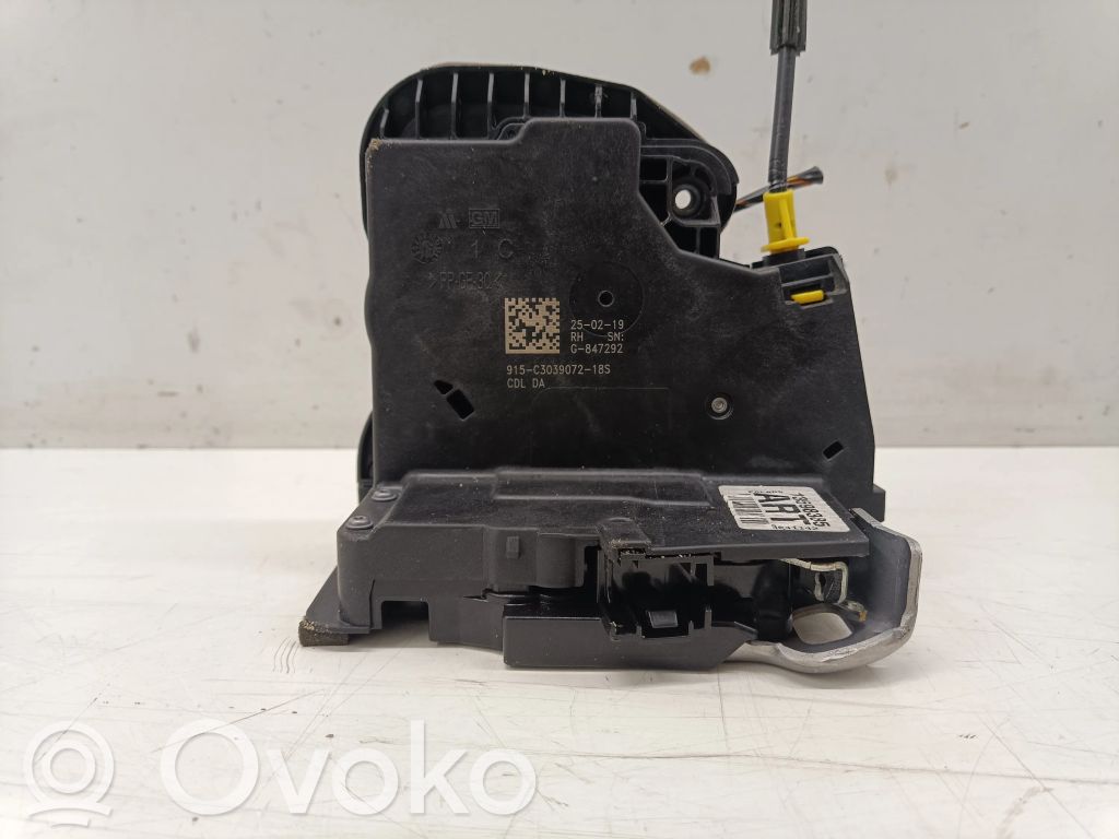 Opel Astra K Takaoven lukko 