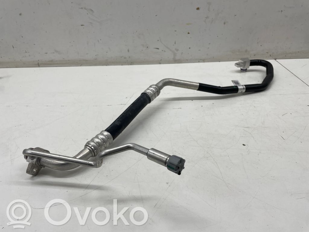 Audi A4 S4 B9 8W Ilmastointilaitteen putki (A/C) 