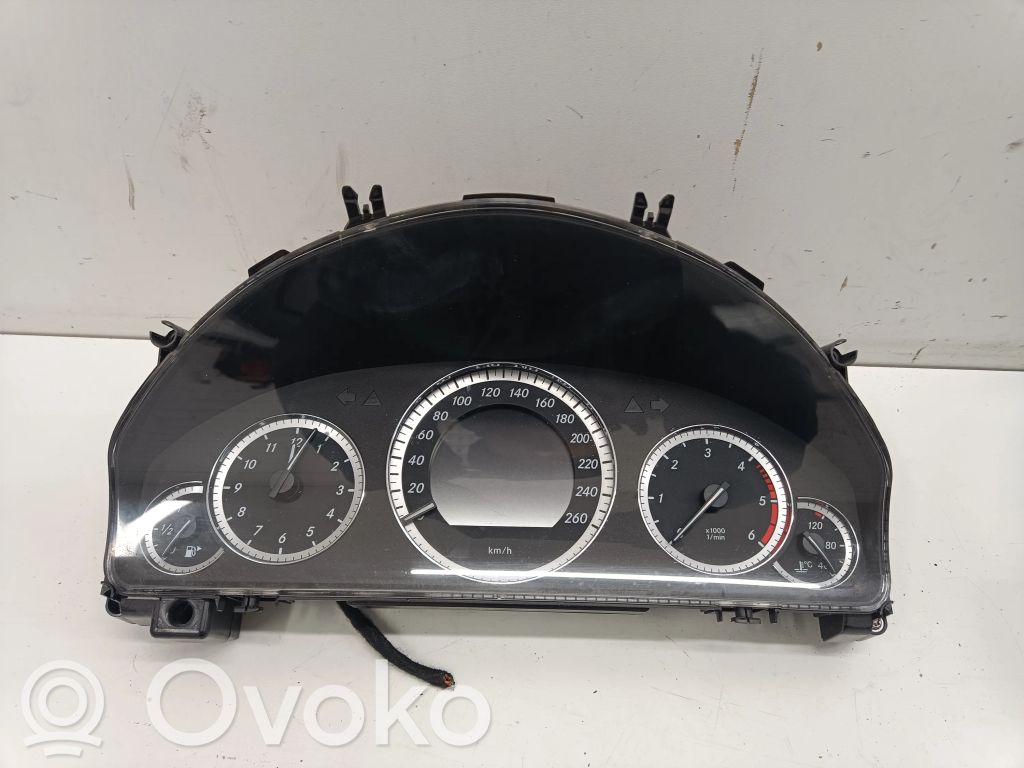 Licznik / Prędkościomierz   A2129004104