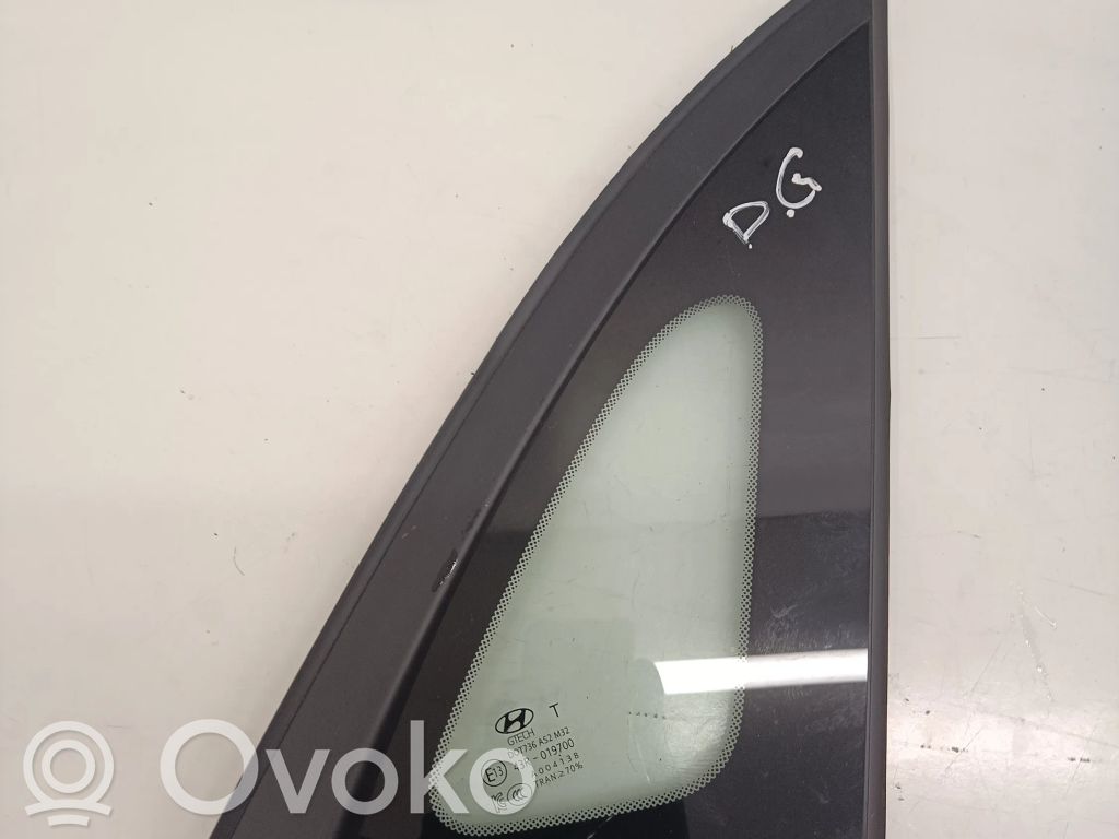 Hyundai Kona I Rear side window 