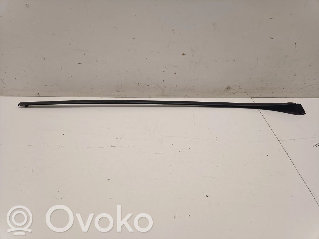 Opel Astra K Windshield trim 