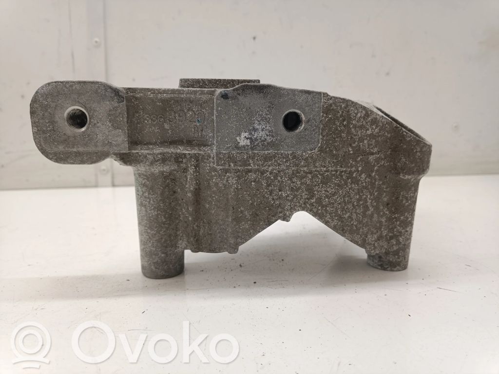 Engine mounting bracket   13363920