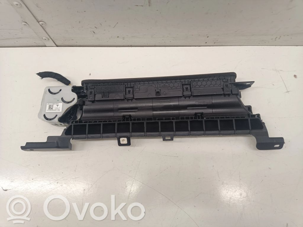 Lango oro grotelės   111159500B