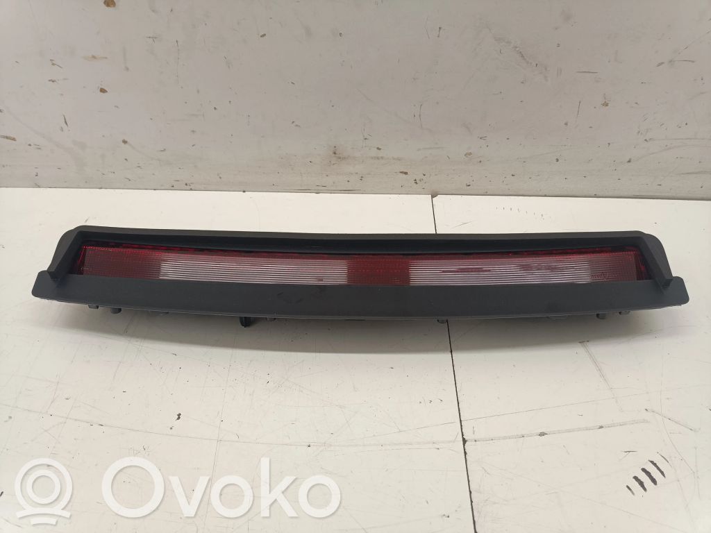 Tesla Model 3 Third/center stoplight 