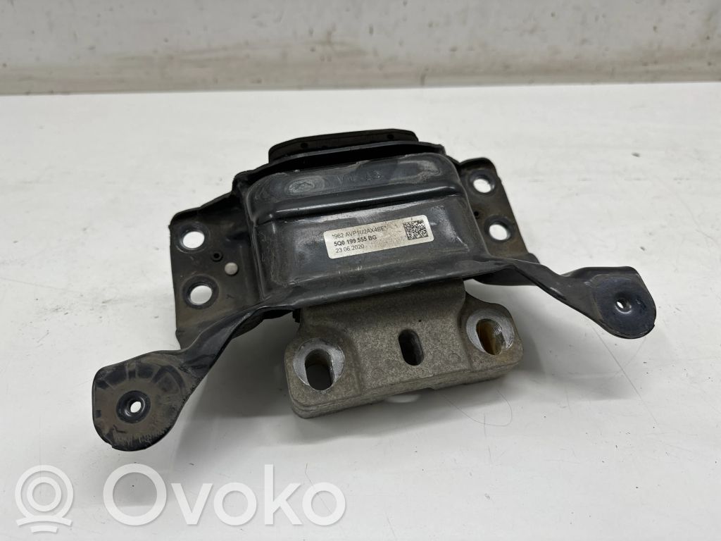 Volkswagen Golf VIII Engine mount bracket 
