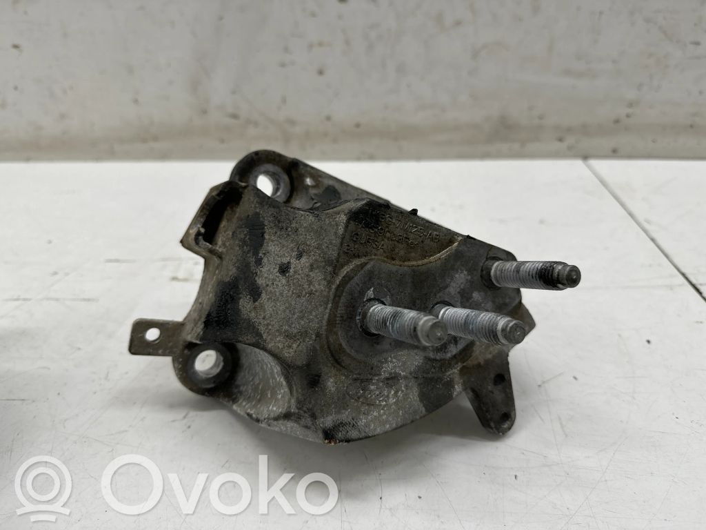 Ford Puma Engine mounting bracket 