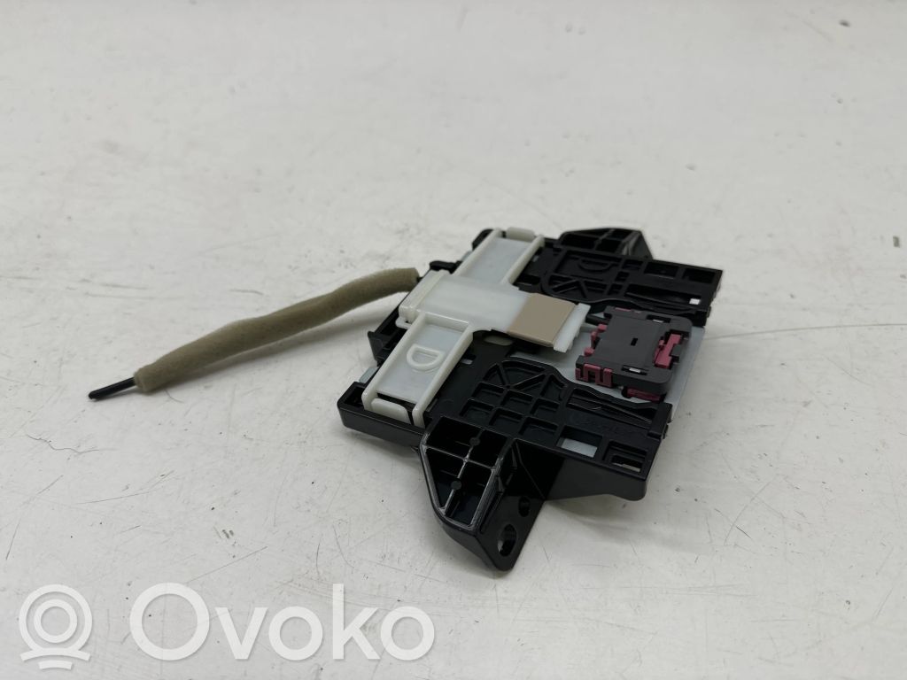 Toyota RAV 4 (XA50) Antena (GPS antena) 