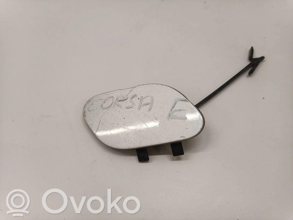 Opel Corsa E Tapa/tapón del gancho de remolque delantero 