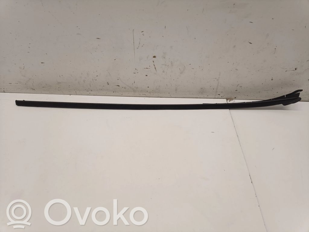 Opel Astra K Windshield trim 