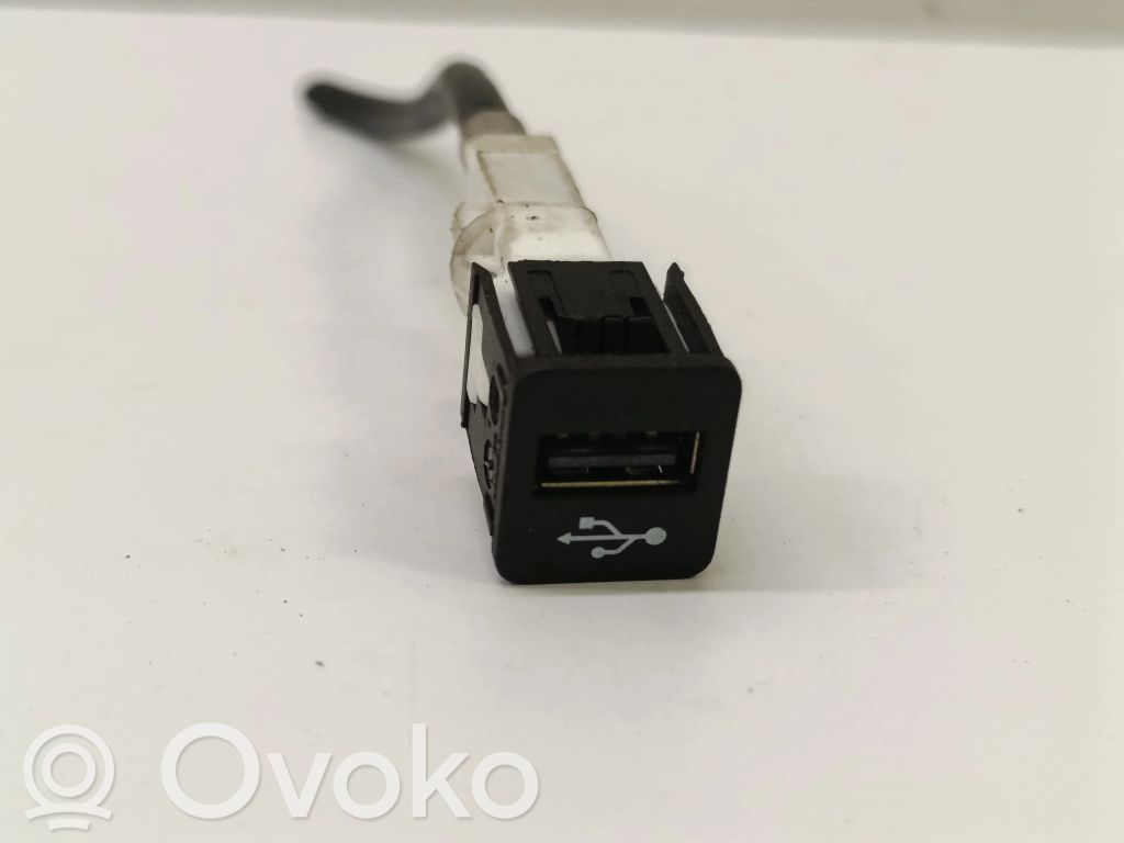 BMW 2 F44 USB socket connector 