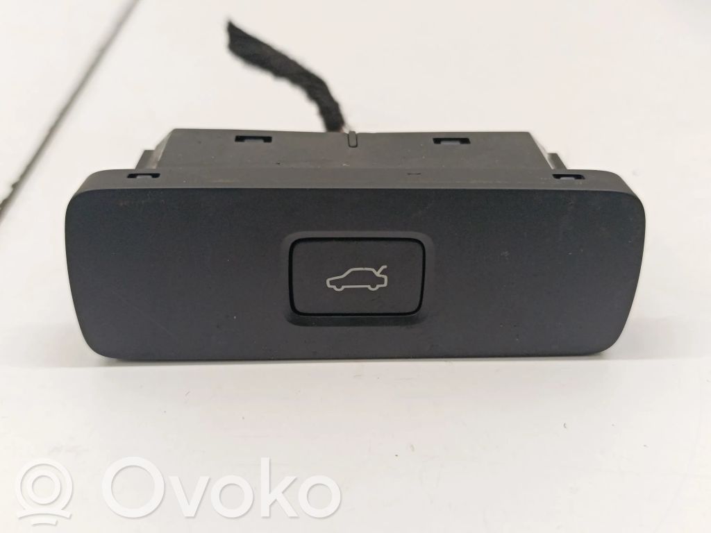 Volvo XC60 Tailgate opening switch 