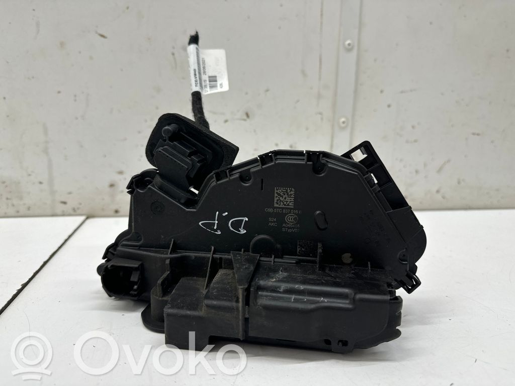 Volkswagen Golf VIII Priekinė durų spyna 