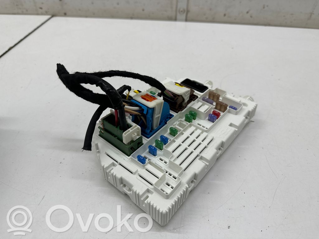 Opel Astra L Fuse module 