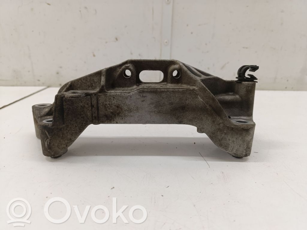 Opel Corsa F Engine mounting bracket 