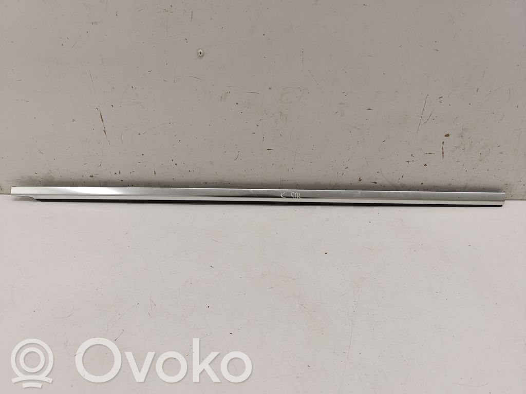 Listwa / Uszczelka szyby drzwi tylnych   A2137300124