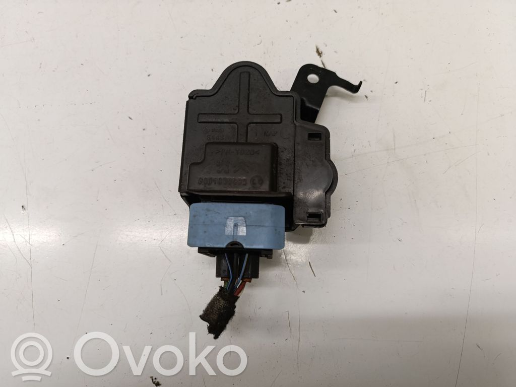 Opel Crossland X Glow plug pre-heat relay 