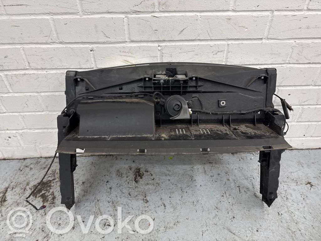 Volkswagen Multivan T7 Pas przedni 