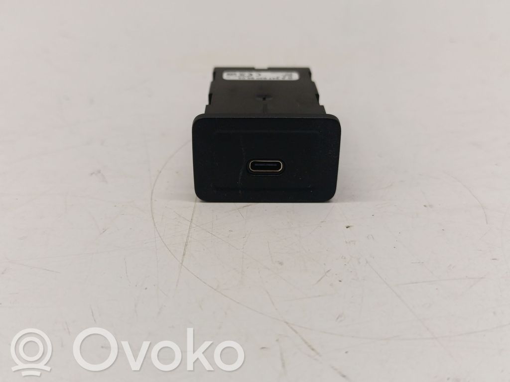 Mercedes-Benz A W177 Enchufe conector USB 