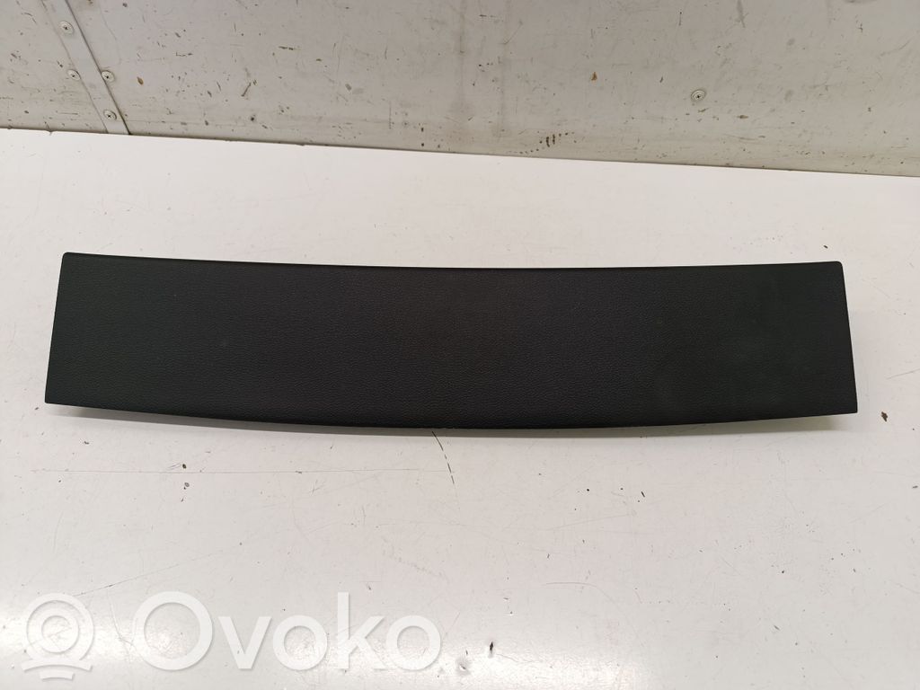 Jeep Cherokee KL Mască capotă portbagaj 