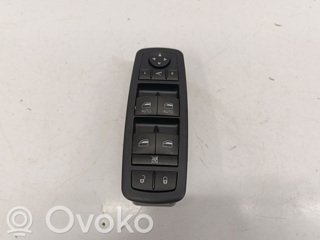 Jeep Cherokee Electric window control switch 