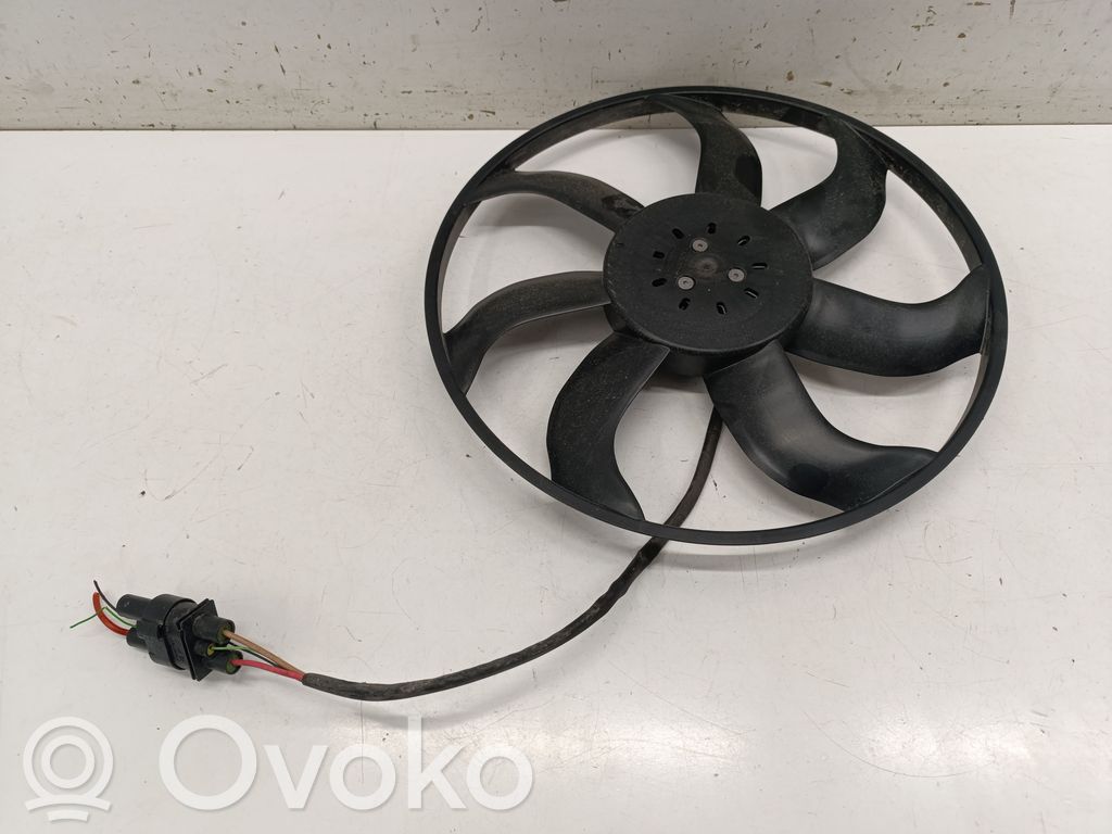Seat Arona Radiator cooling fan shroud 