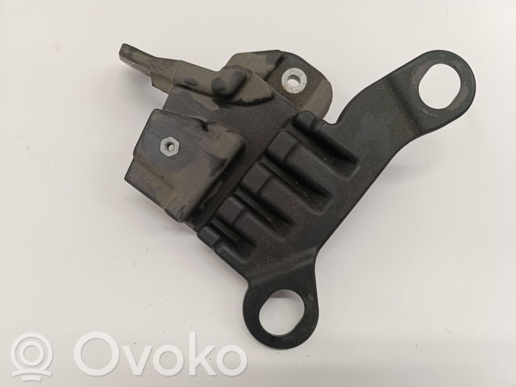 Mocowanie akumulatora   K8D2114B06A