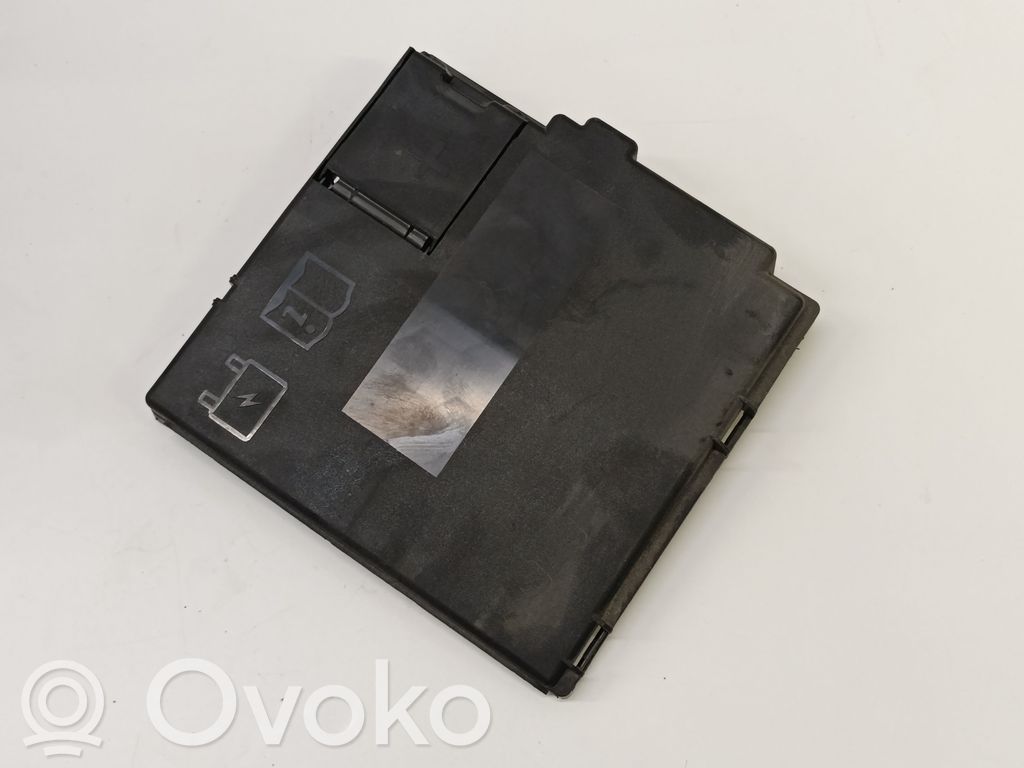 Deckel Batteriekasten   K8D214A076CA